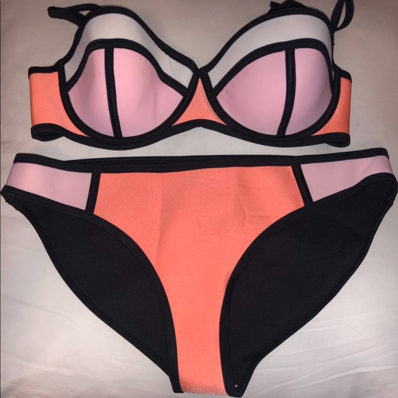 Size large Triangl bikini - Picture 1 of 3